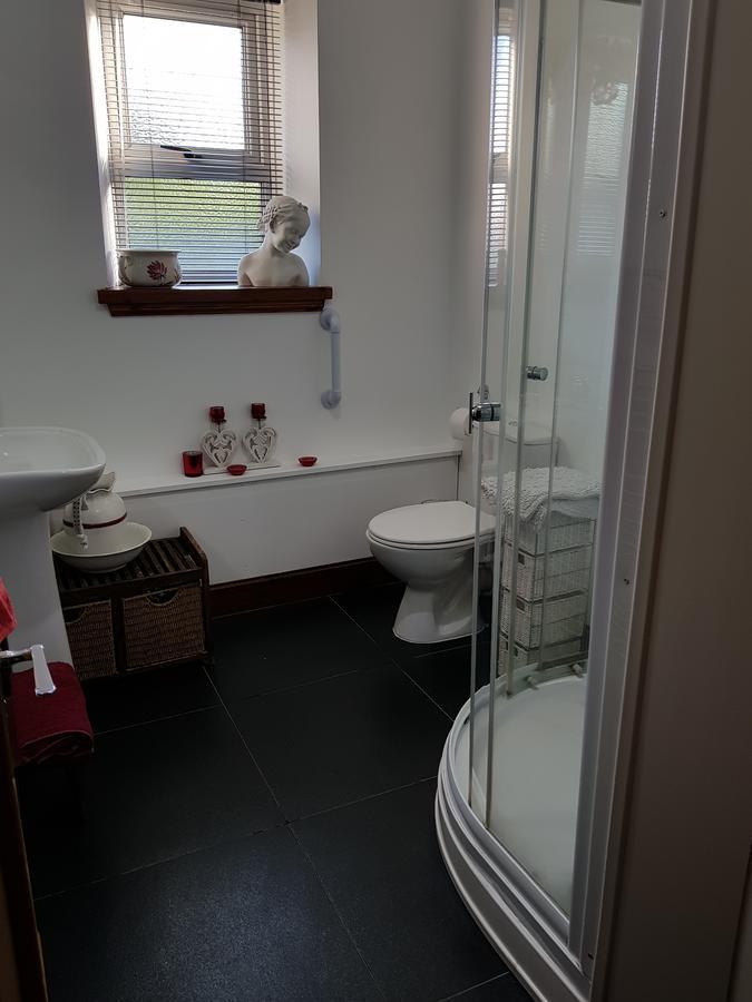 Room @ Jasmine Cottage Bathgate Eksteriør billede